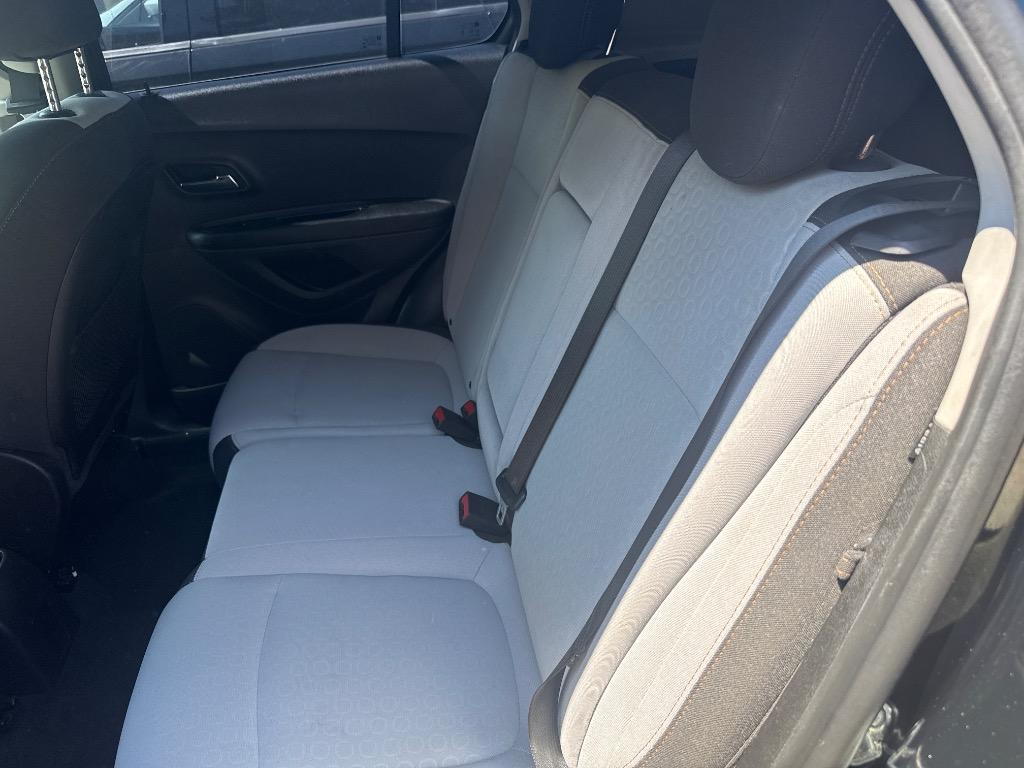 2020 Chevrolet Trax LS - Photo 8